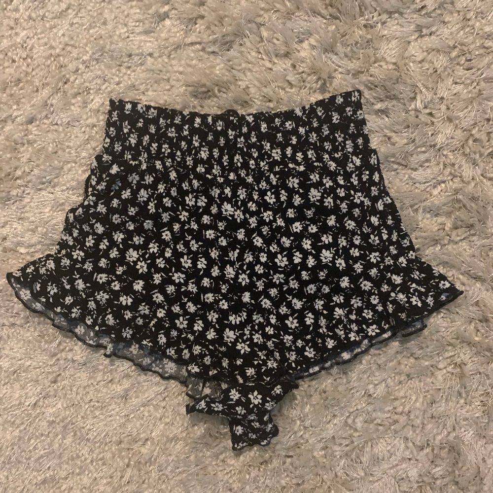 Kendall and Kylie flowy shorts